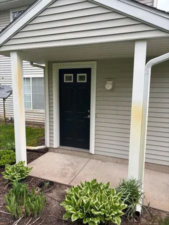$204,900 | 165 Hunters Lane Northeast, Unit 61, Rockford, MI 49341