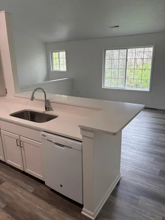 $204,900 | 165 Hunters Lane Northeast, Unit 61, Rockford, MI 49341