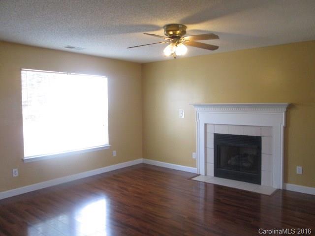 931 Lakehill Road Charlotte, NC 28214 - Photo 2 of 8