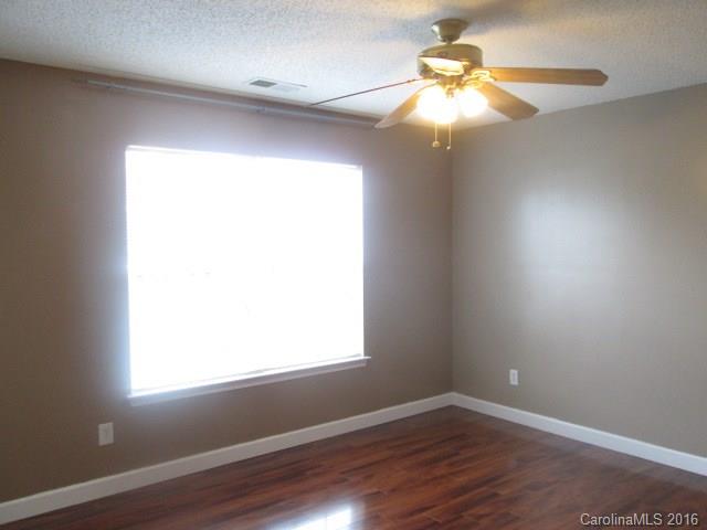 931 Lakehill Road Charlotte, NC 28214 - Photo 5 of 8