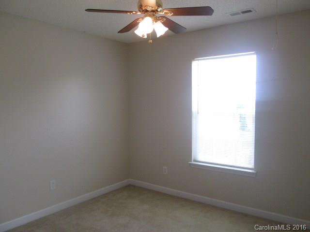 931 Lakehill Road Charlotte, NC 28214 - Photo 6 of 8
