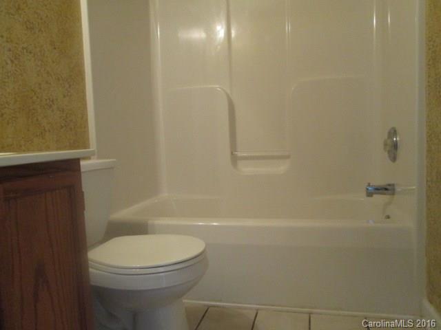 931 Lakehill Road Charlotte, NC 28214 - Photo 7 of 8