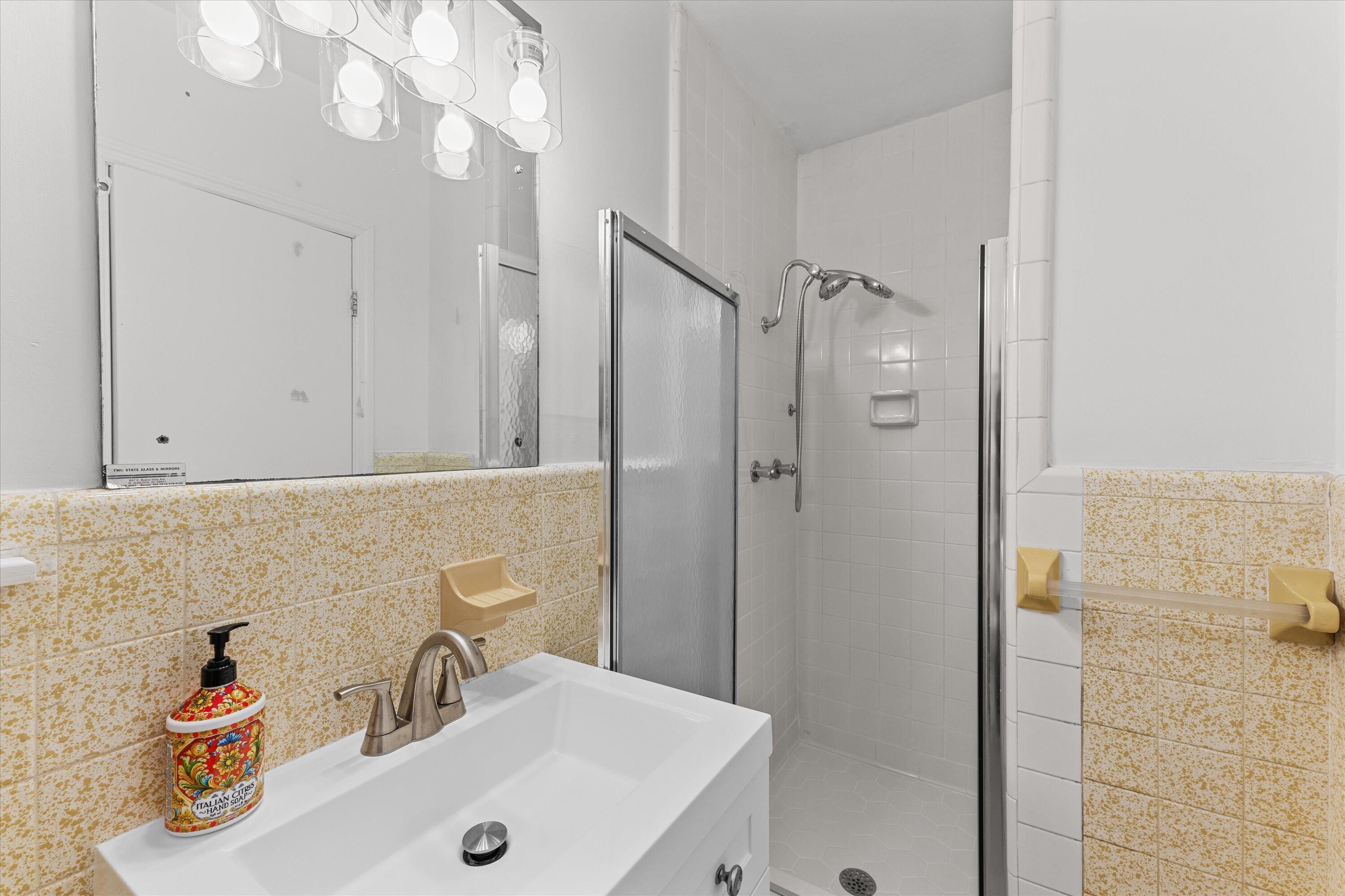 2408 Hiawassee Road Augusta, GA 30904 - Photo 16 of 26 Primary Bathroom