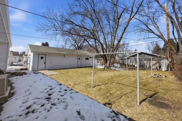$285,000 | 305 21st Avenue North, Fargo, ND 58102