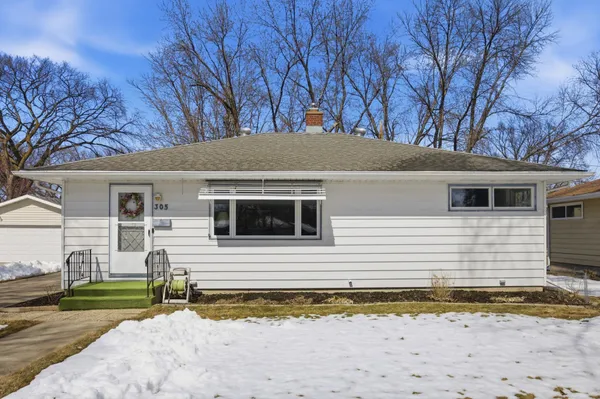 $285,000 | 305 21st Avenue North, Fargo, ND 58102