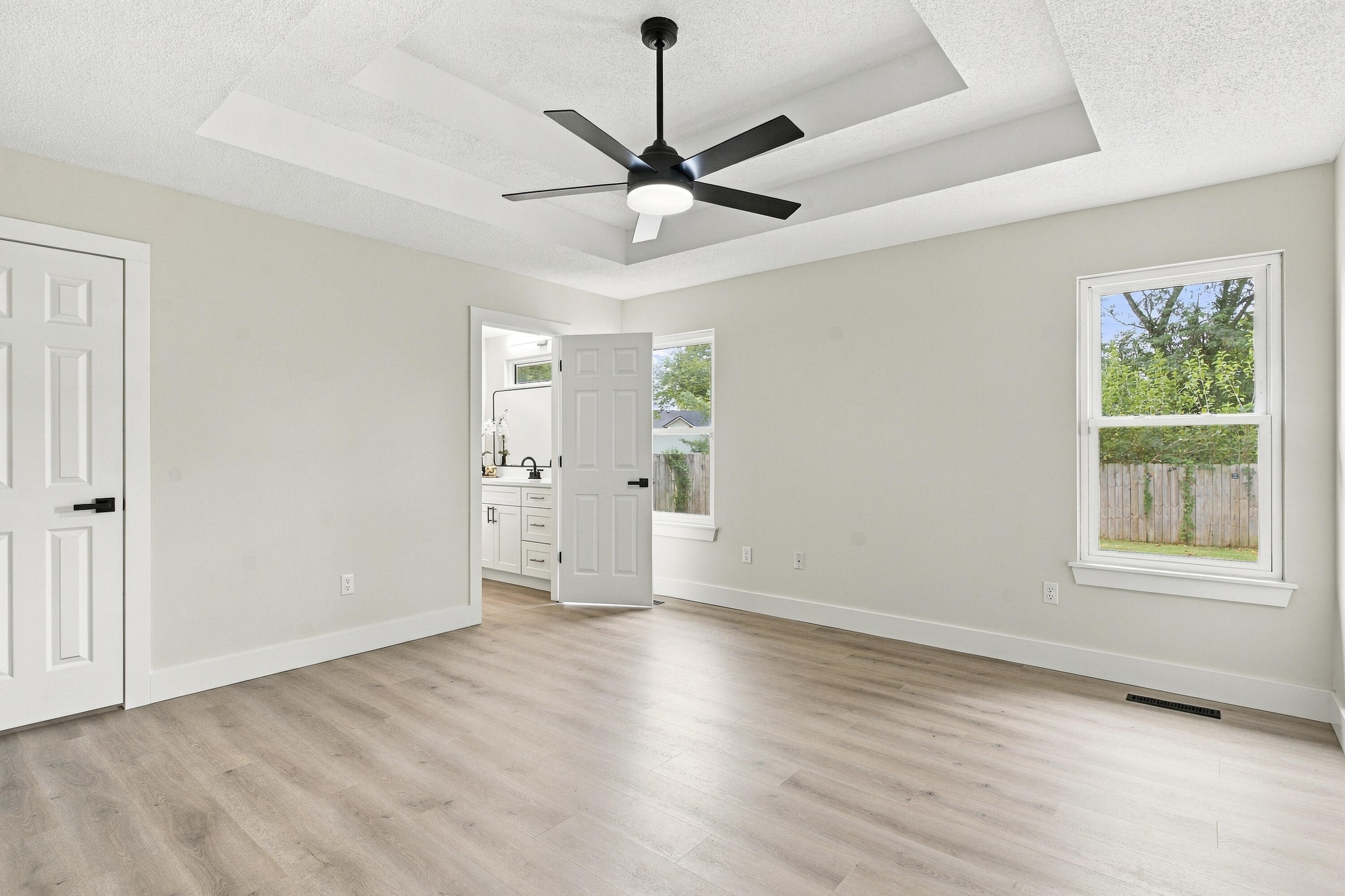3906 West Kay Pointe Boulevard Springfield, MO 65802 - Photo 13 of 35 3906 W Kay Piont-12