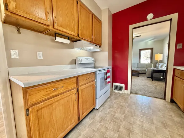 $164,900 | 211 Crocker Avenue North, Thief River Falls, MN 56701