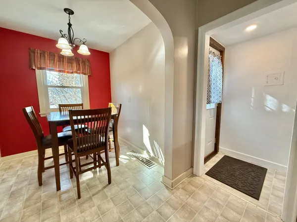 $164,900 | 211 Crocker Avenue North, Thief River Falls, MN 56701