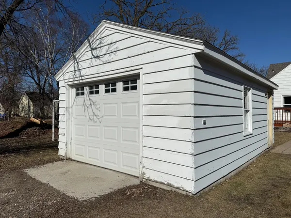 $164,900 | 211 Crocker Avenue North, Thief River Falls, MN 56701