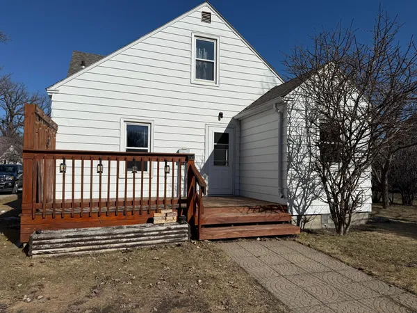 $164,900 | 211 Crocker Avenue North, Thief River Falls, MN 56701