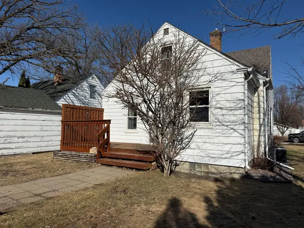 $164,900 | 211 Crocker Avenue North, Thief River Falls, MN 56701