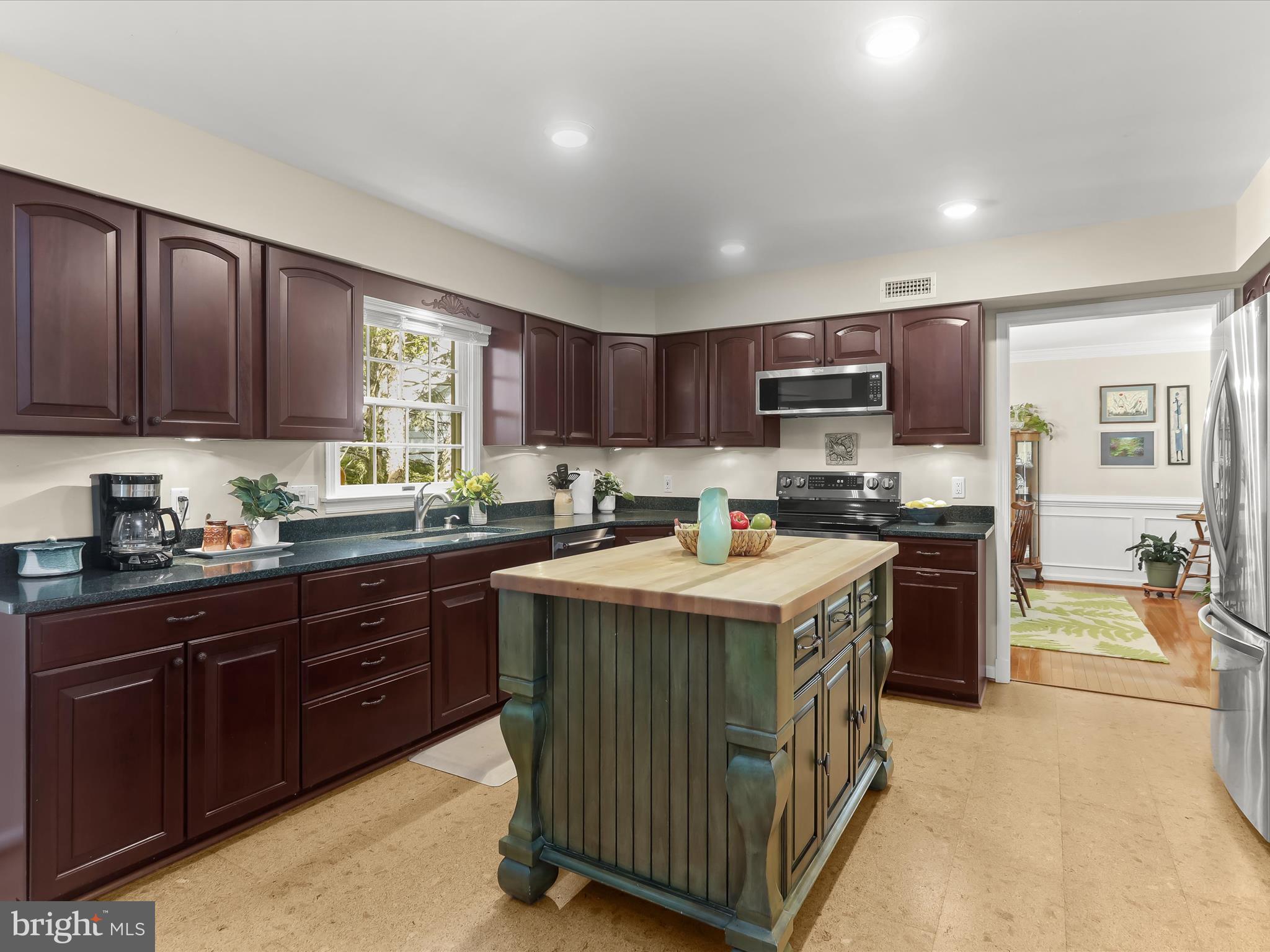 10634 Quarterstaff Road Columbia, MD 21044 - Photo 21 of 62 Kitchen