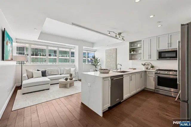 $798,000 | 800 Ave At Port Imperial, Unit 416, Weehawken, NJ 07086