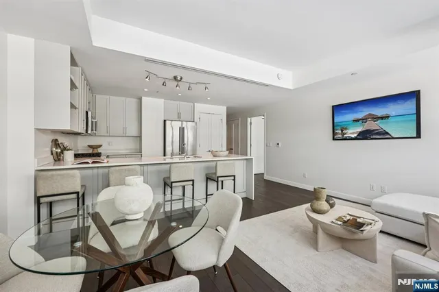 $798,000 | 800 Ave At Port Imperial, Unit 416, Weehawken, NJ 07086