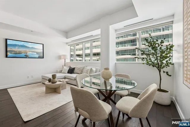 $798,000 | 800 Ave At Port Imperial, Unit 416, Weehawken, NJ 07086