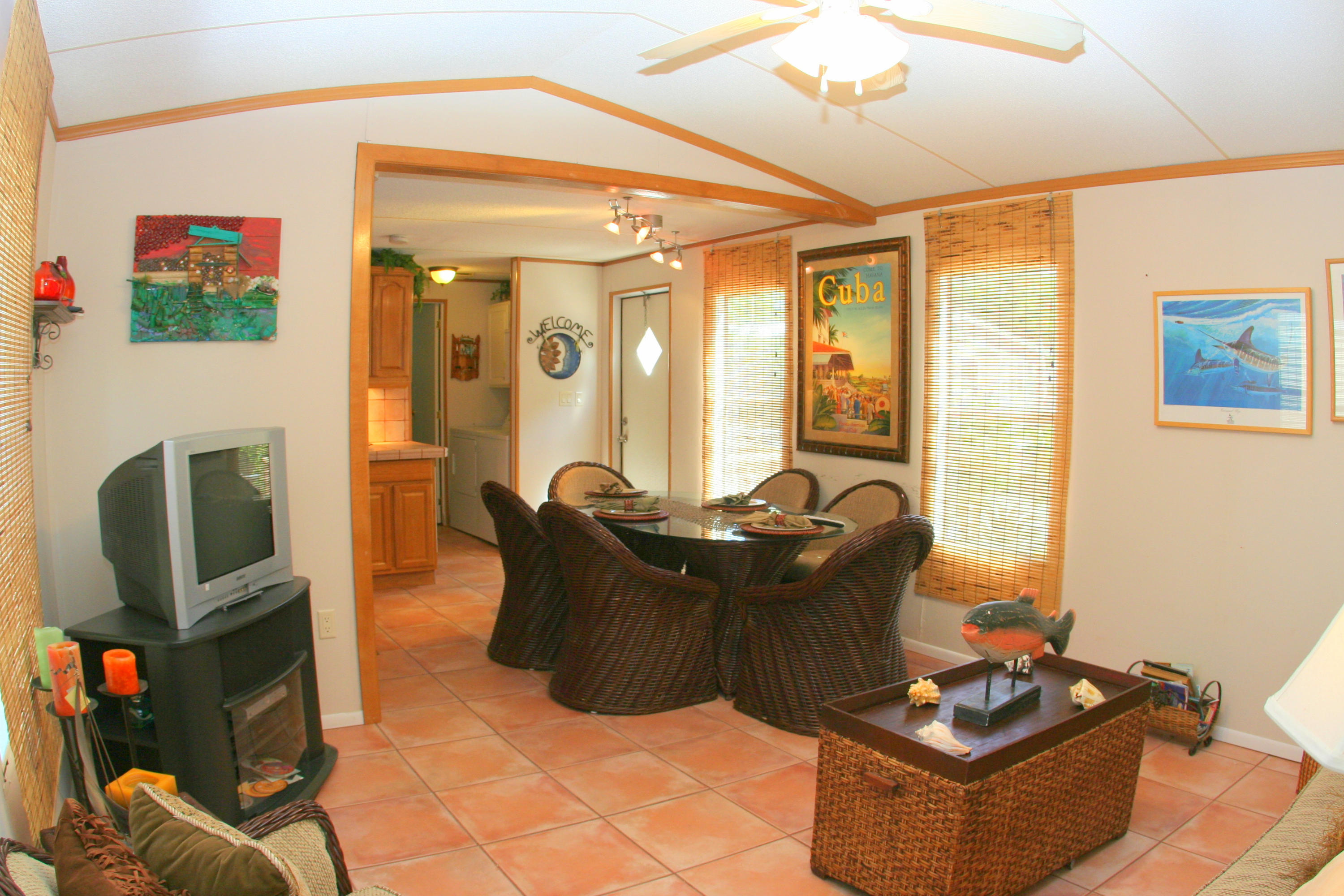 901 Plantation Road Key Largo, FL 33037 - Photo 5 of 11 Living area
