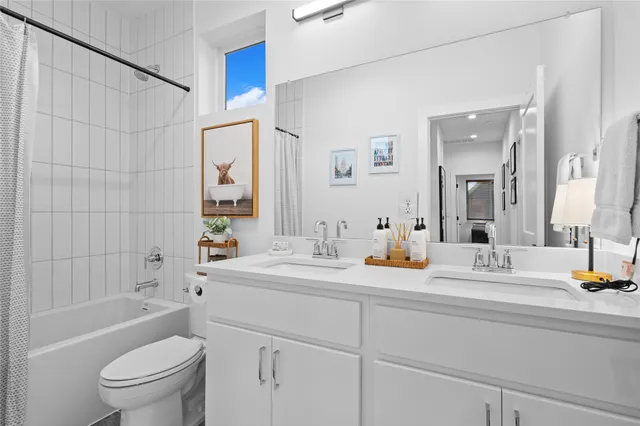 $1,450,000 | 205 West Croslin Street, Unit 1 AND 2, Austin, TX 78752