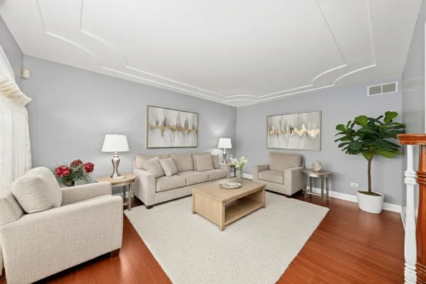 $997,500 | 6722 Sweetbriar Lane, Darien, IL 60561