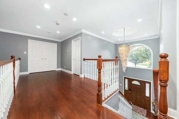 $997,500 | 6722 Sweetbriar Lane, Darien, IL 60561