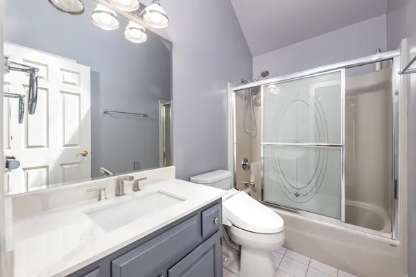 $997,500 | 6722 Sweetbriar Lane, Darien, IL 60561