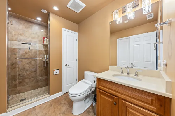 $997,500 | 6722 Sweetbriar Lane, Darien, IL 60561