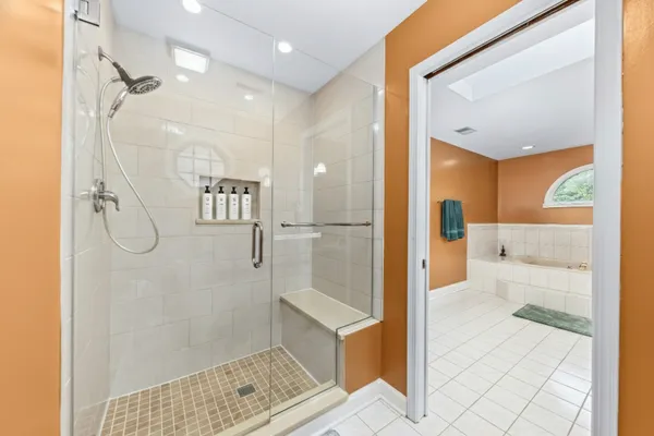 $997,500 | 6722 Sweetbriar Lane, Darien, IL 60561