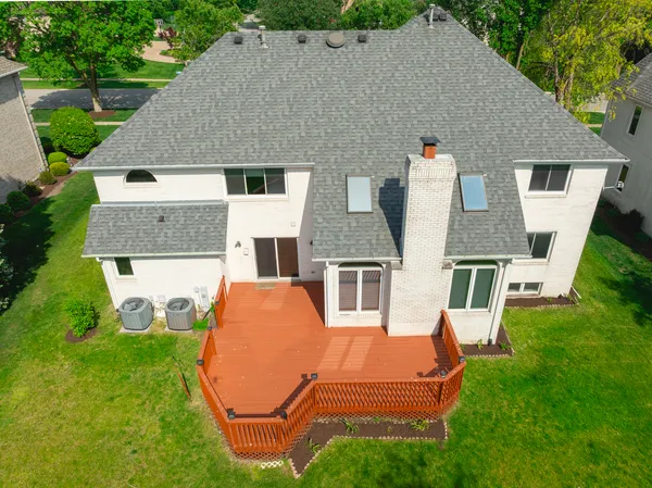 $997,500 | 6722 Sweetbriar Lane, Darien, IL 60561