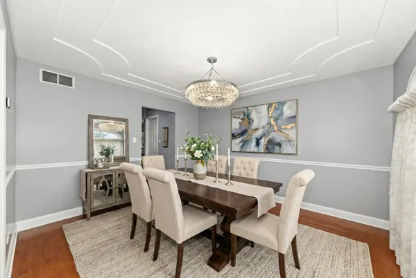 $997,500 | 6722 Sweetbriar Lane, Darien, IL 60561