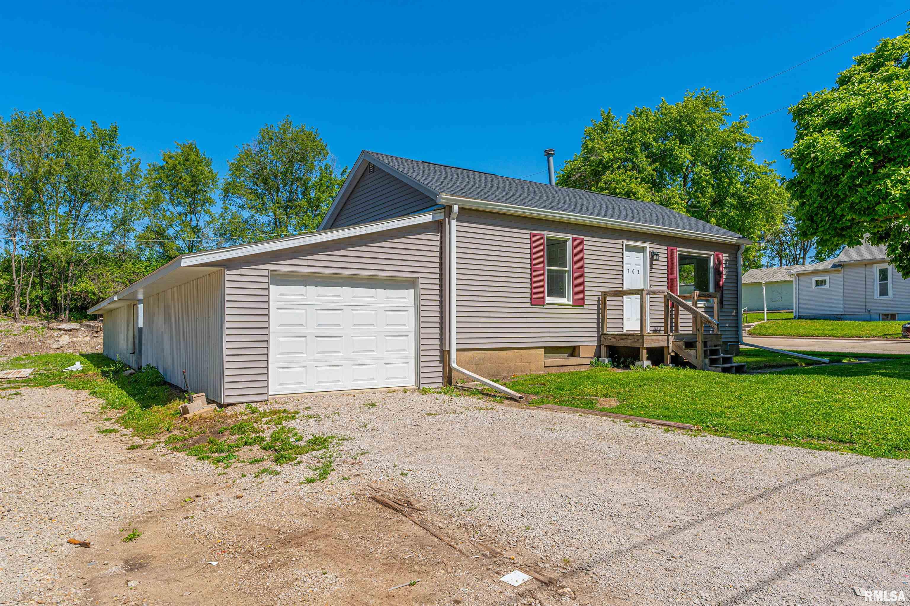 703 South Kickapoo Street Lincoln, IL 62656 - Photo 6 of 42
