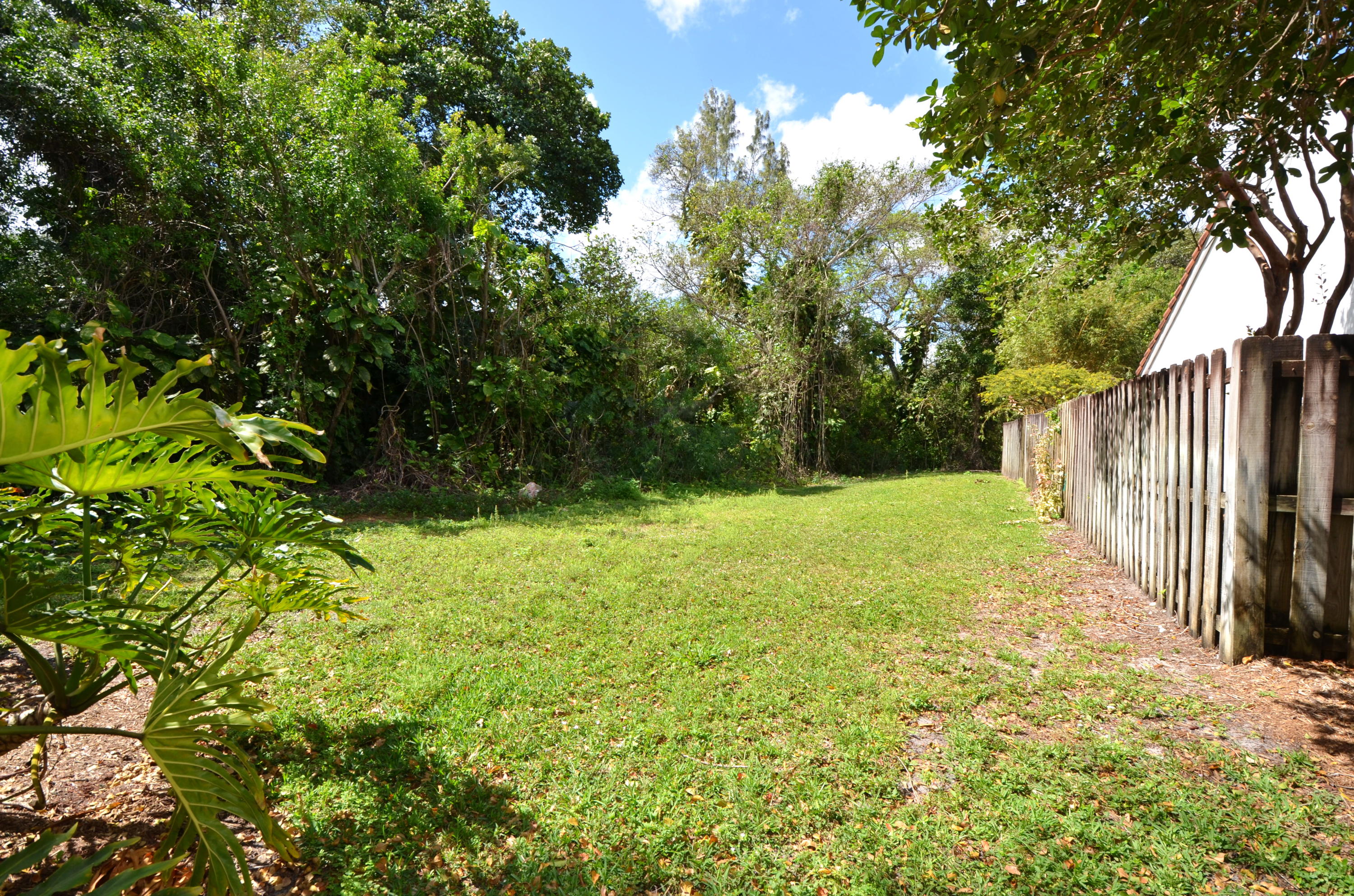 21725 Wapford Way Boca Raton, FL 33486 - Photo 20 of 27 Large Side Yard