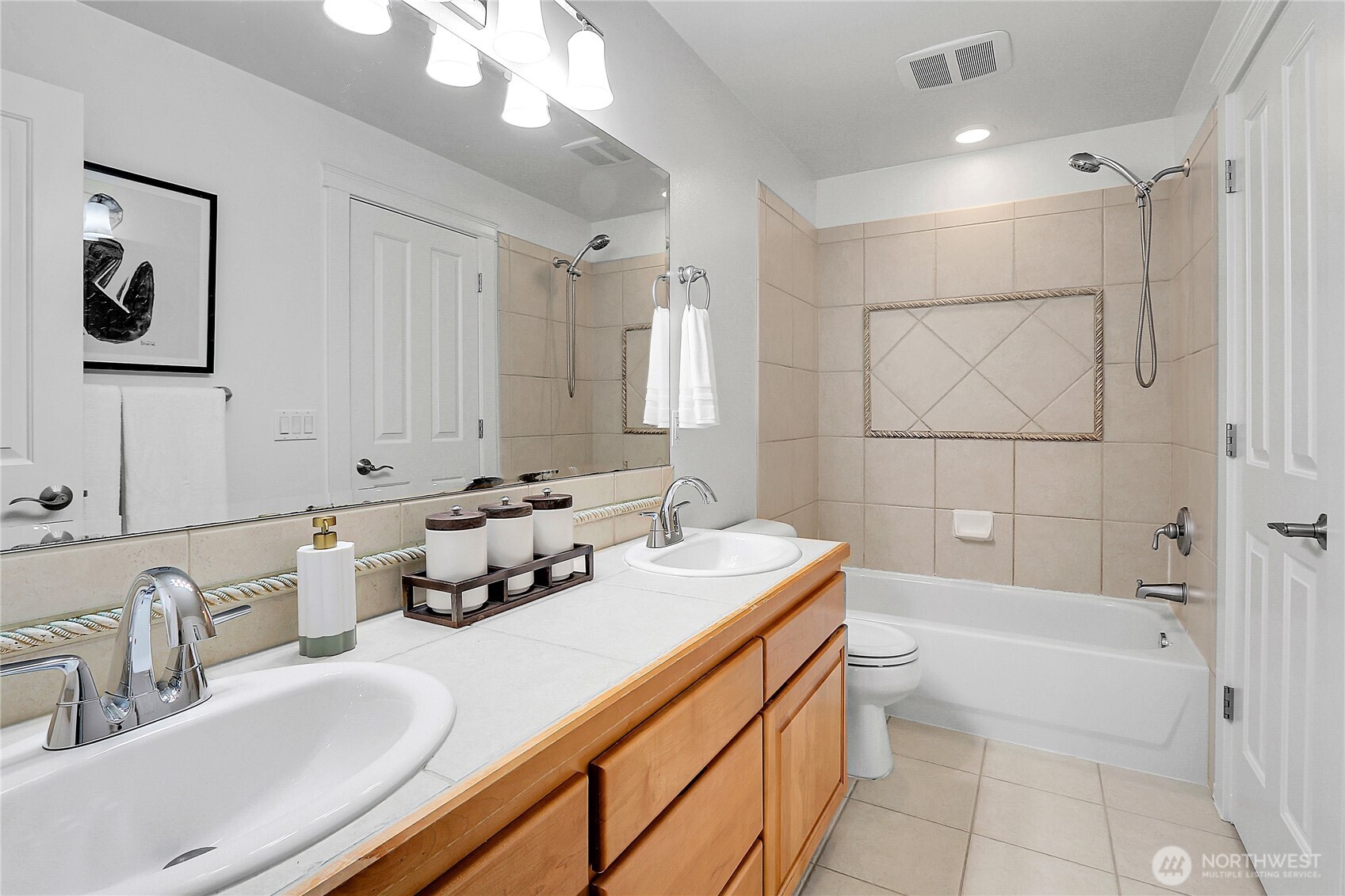 815 2nd Avenue North, Unit A Seattle, WA 98109 - Photo 24 of 35