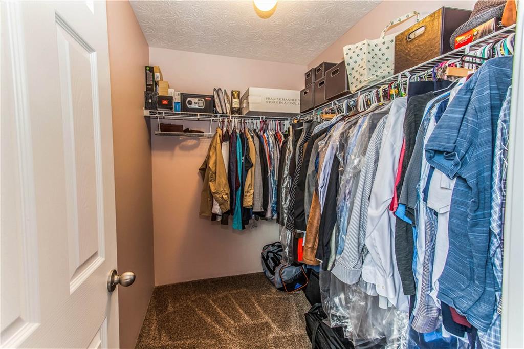 211 West Country Barn Road Houston, PA 15342 - Photo 15 of 25 The Huge 8x6 Walk In Closet!