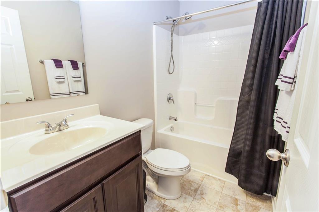 211 West Country Barn Road Houston, PA 15342 - Photo 20 of 25 The Full Hall Bath is Spacious and Bright!