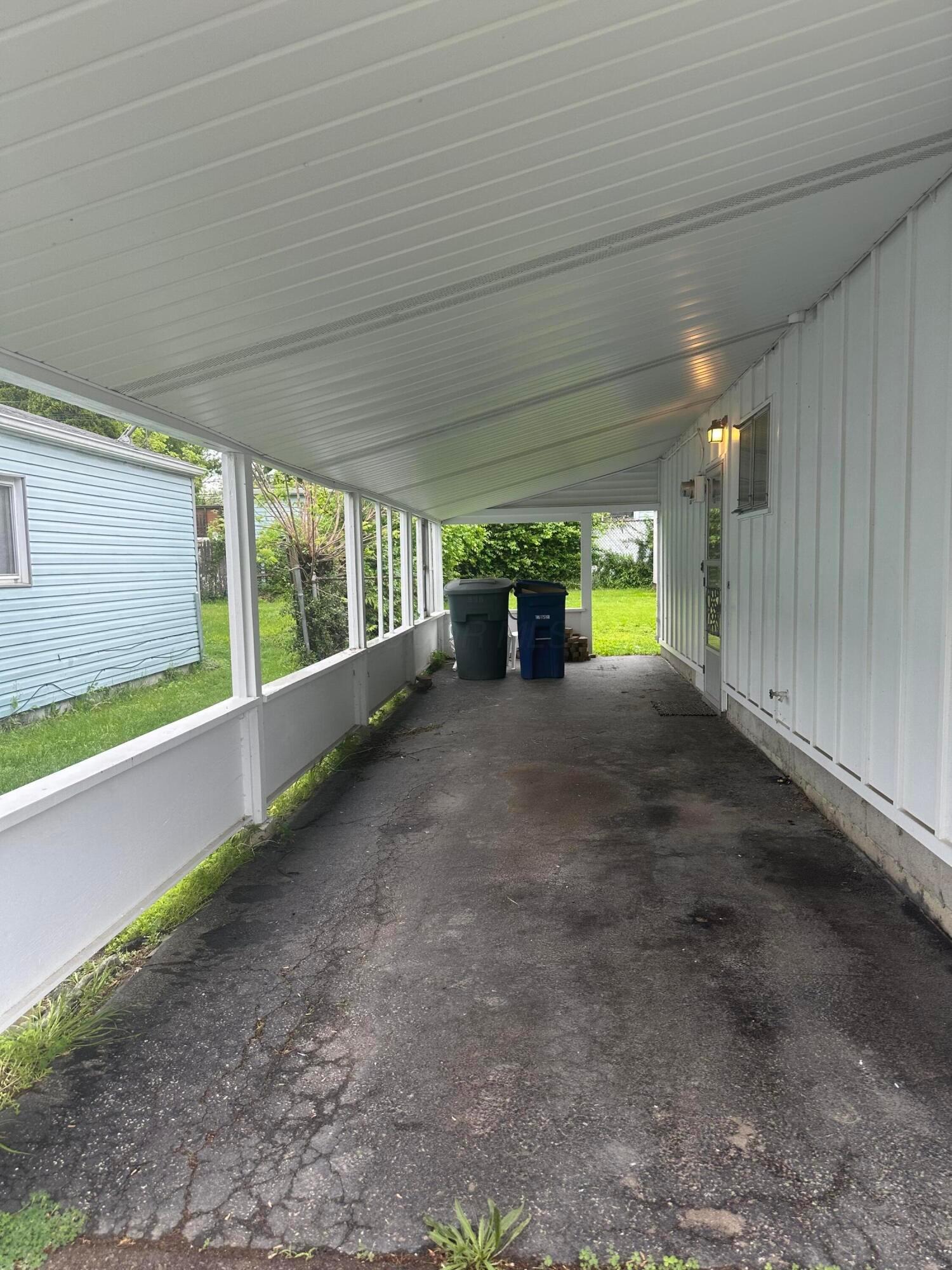 998 Northridge Road Columbus, OH 43224 - Photo 4 of 16 Carport