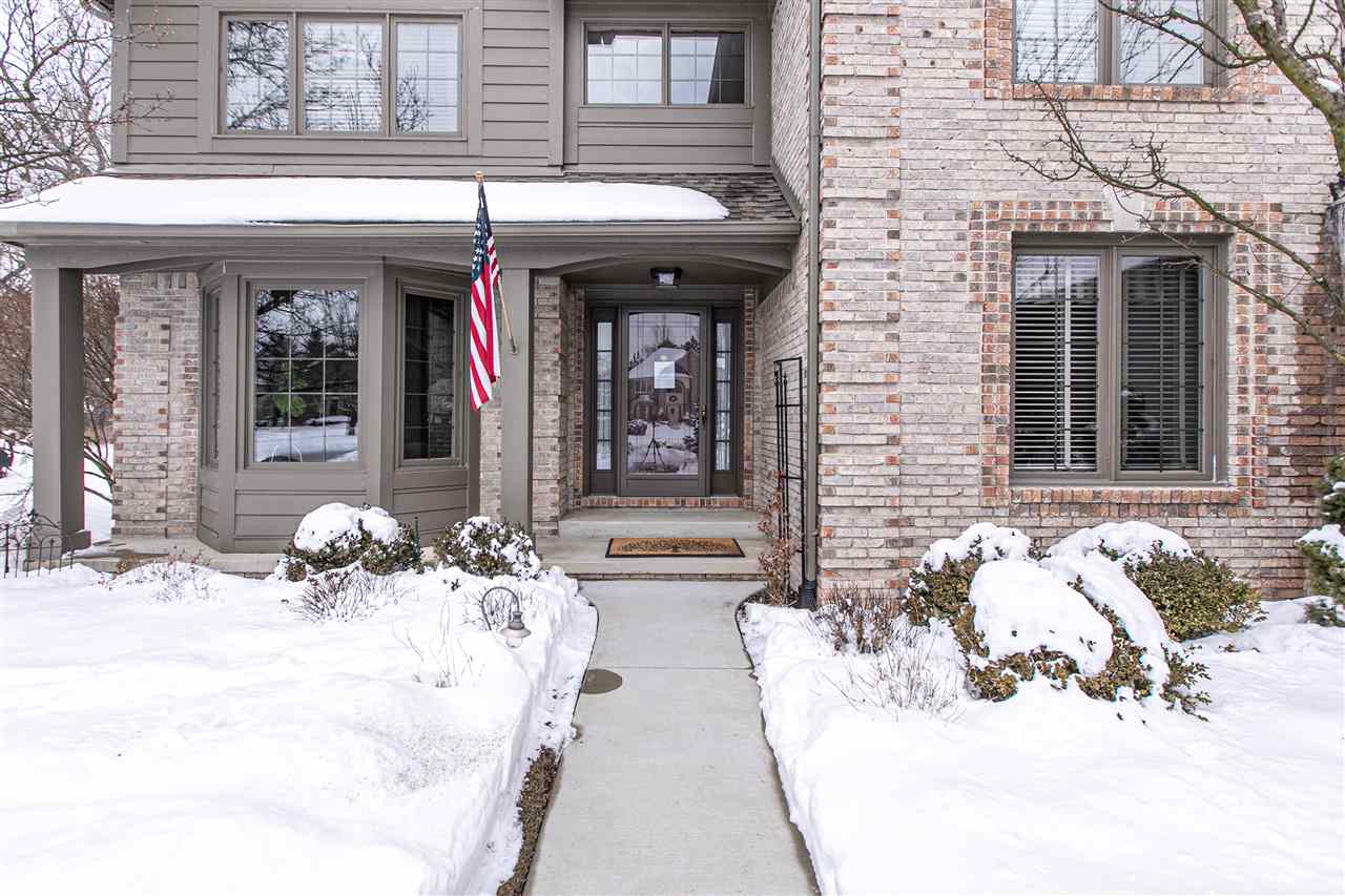 398 Cross Creek Boulevard Rochester, MI 48306 - Photo 7 of 42 50034531-6.JPG