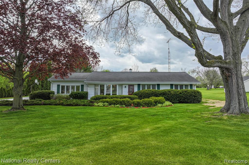 4347 North Gale Road Davison, MI 48423 - Photo 1 of 46