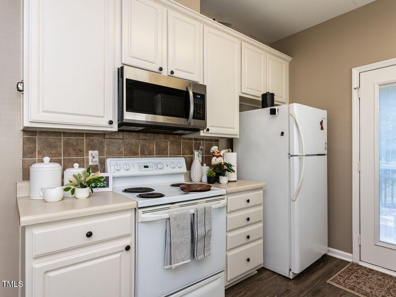 8001 Strawberry Meadows Street Raleigh, NC 27613 - Photo 12 of 29 012-1280x960-kitchen