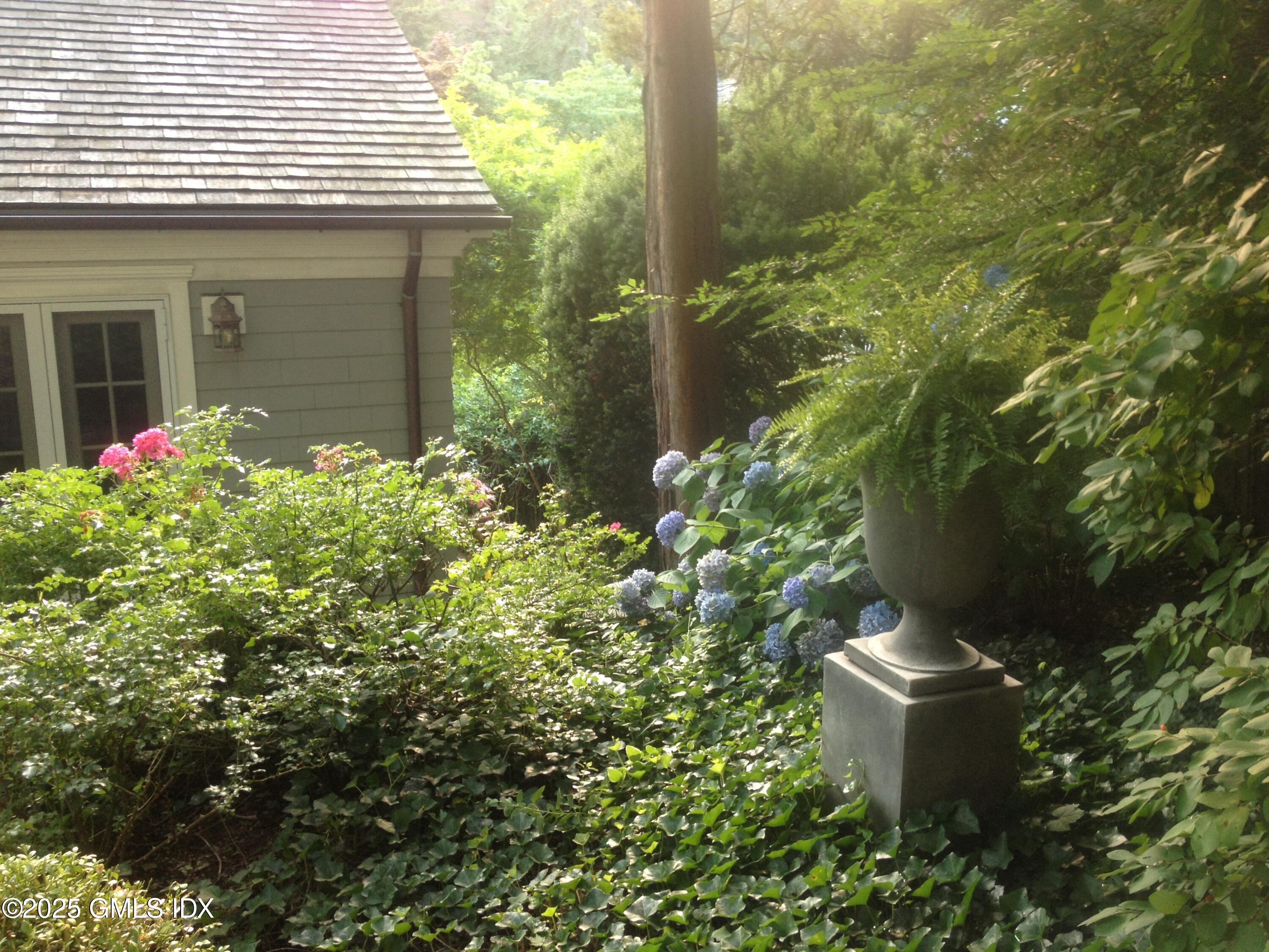 53 Valleywood Road Cos Cob, CT 06807 - Photo 23 of 29 25 (2)