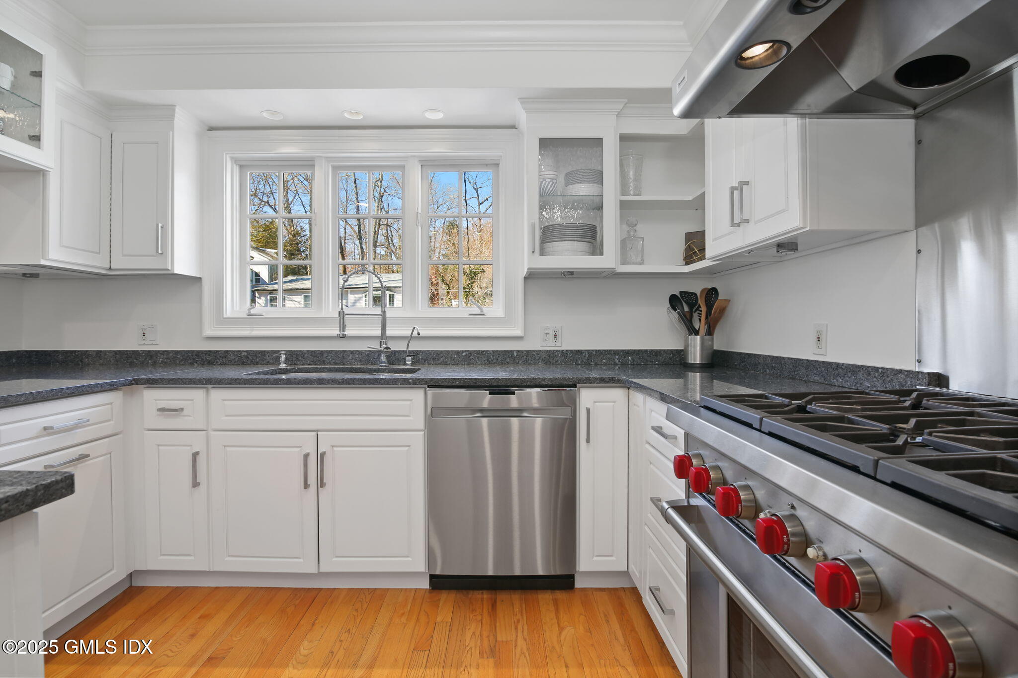 53 Valleywood Road Cos Cob, CT 06807 - Photo 9 of 29 8. kitchen