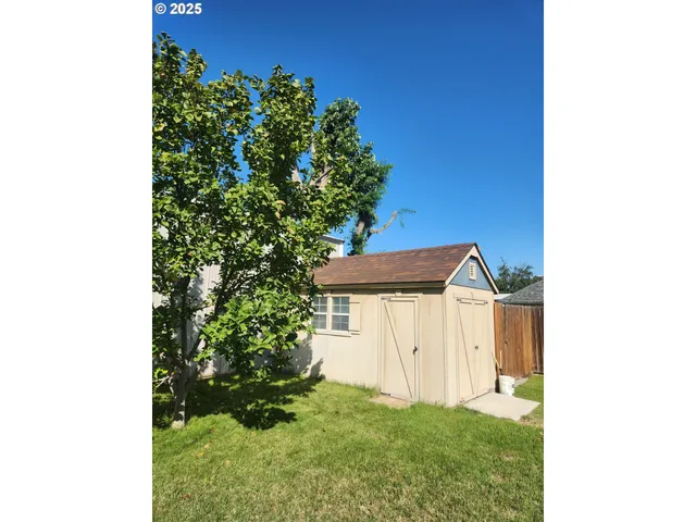 $382,999 | 395 Oregon Avenue Northeast, Irrigon, OR 97844