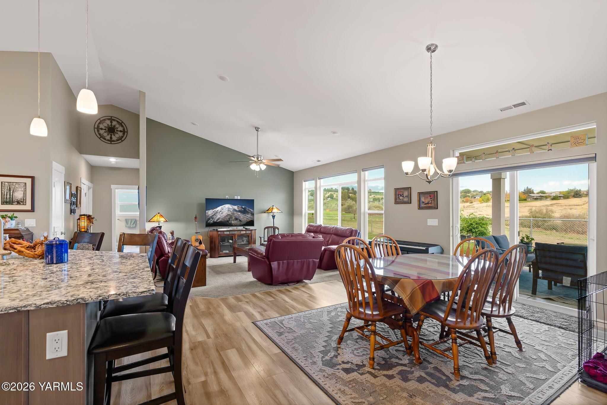 11007 Summitview Ext Road Yakima, WA 98908 - Photo 11 of 44 Dining