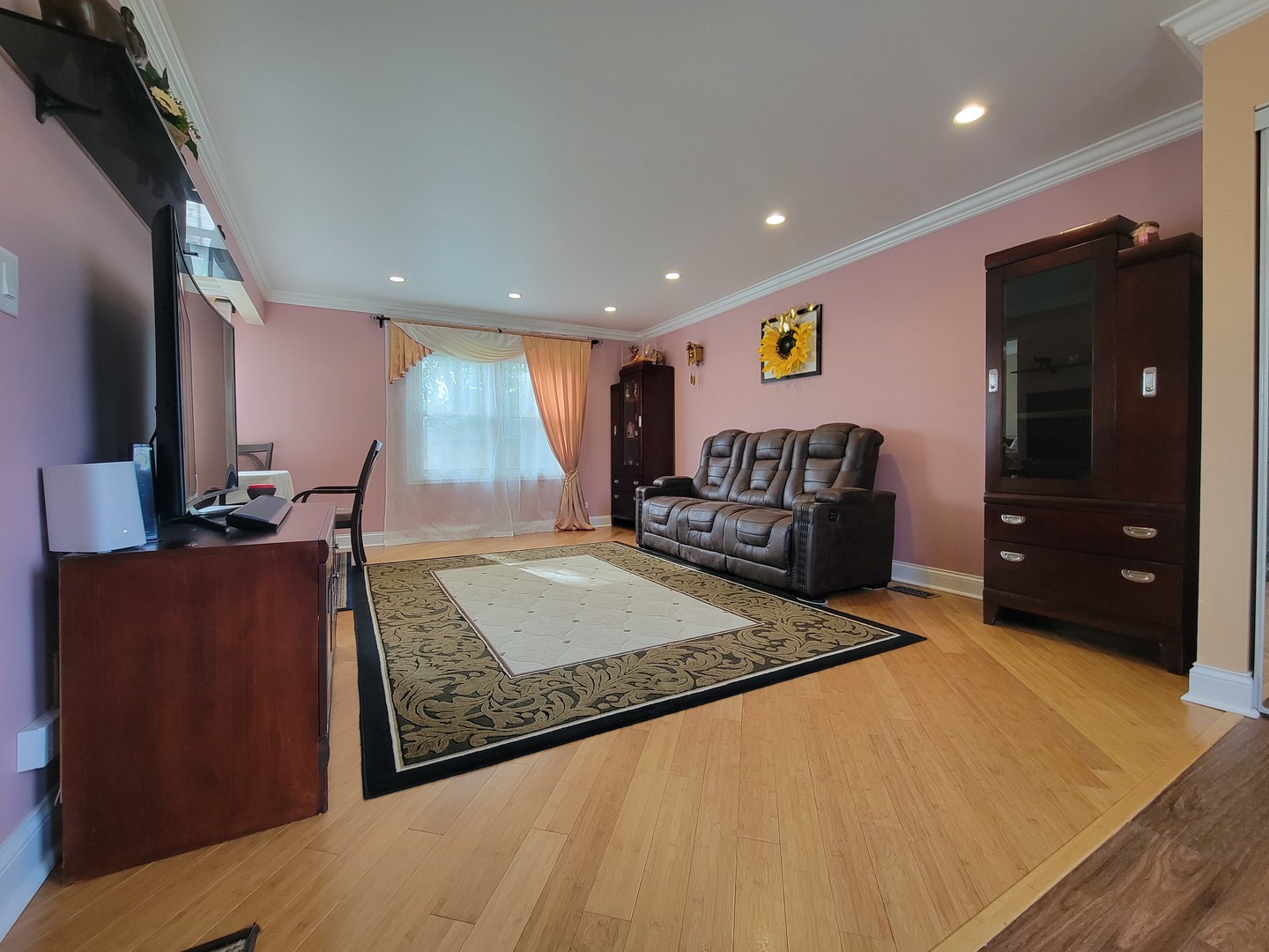 755 Rodenburg Road Roselle, IL 60172 - Photo 3 of 20