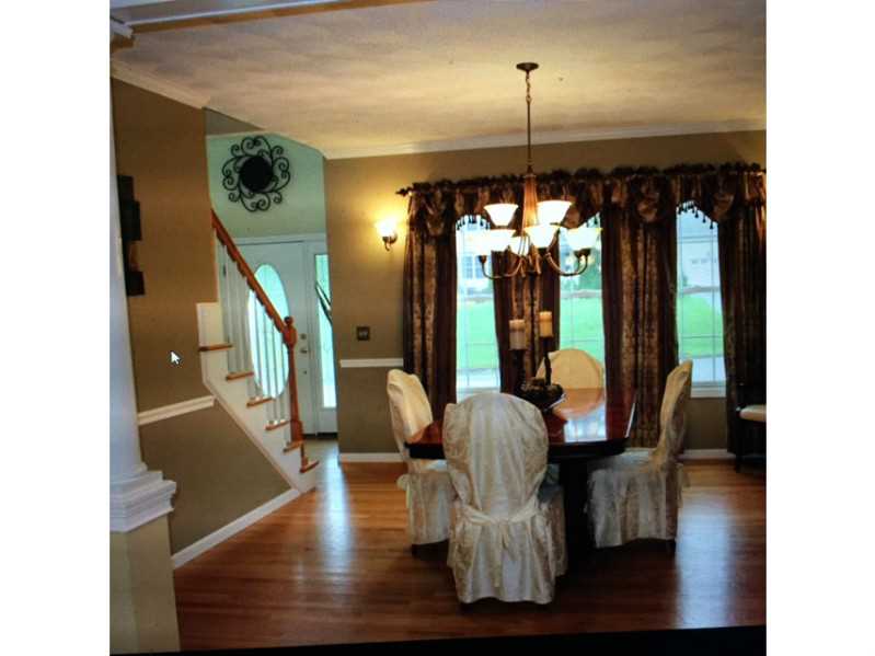 71 Pine Ridge Drive Cranston, RI 02921 - Photo 14 of 25 Dining Room.