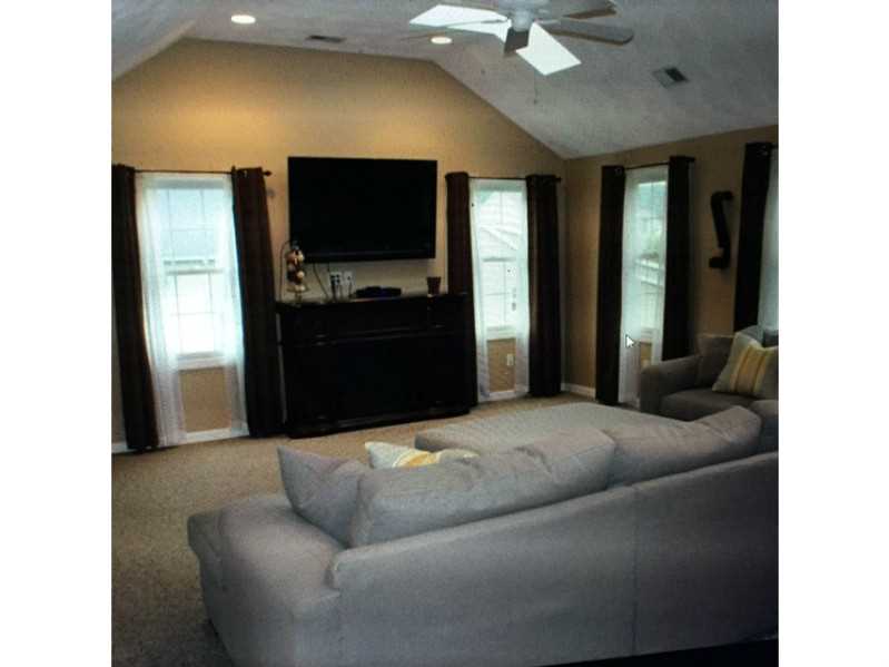 71 Pine Ridge Drive Cranston, RI 02921 - Photo 18 of 25 Den/Family/Great Room.
