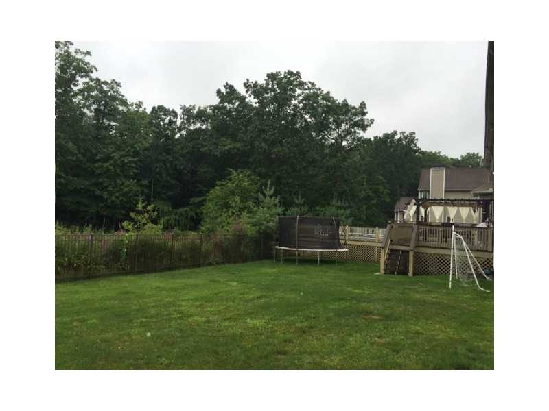 71 Pine Ridge Drive Cranston, RI 02921 - Photo 7 of 25 Yard/Garden.