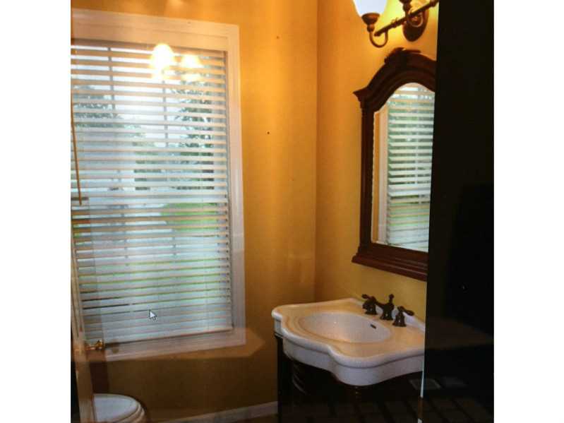 71 Pine Ridge Drive Cranston, RI 02921 - Photo 9 of 25 Bathroom.