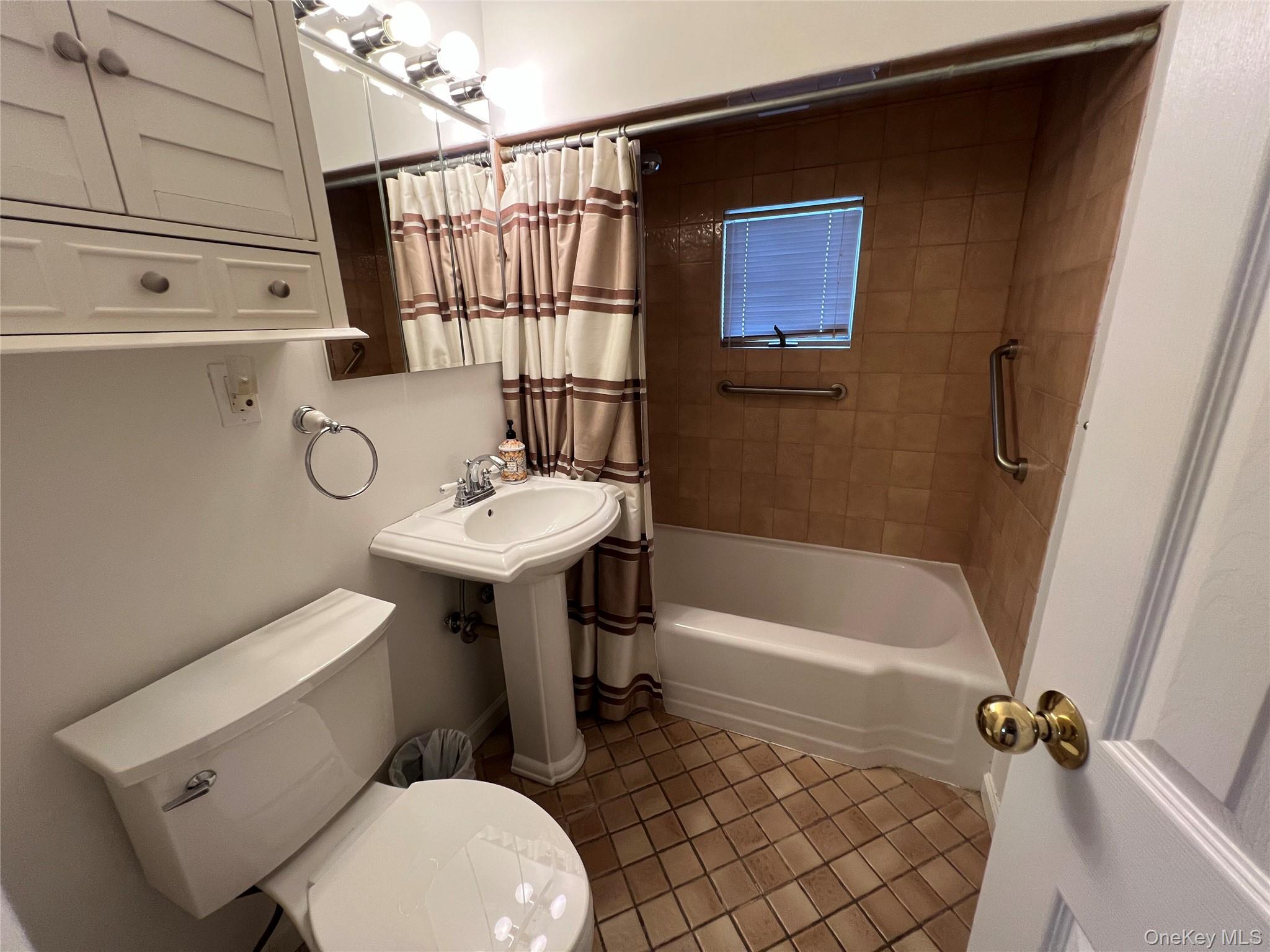 54 Edgewood Road, Unit MAIN ST Port Washington, NY 11050 - Photo 11 of 20 second floor bathroom