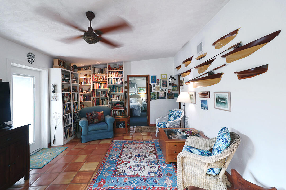 544 Plante Street Key Largo, FL 33037 - Photo 10 of 31 Living room