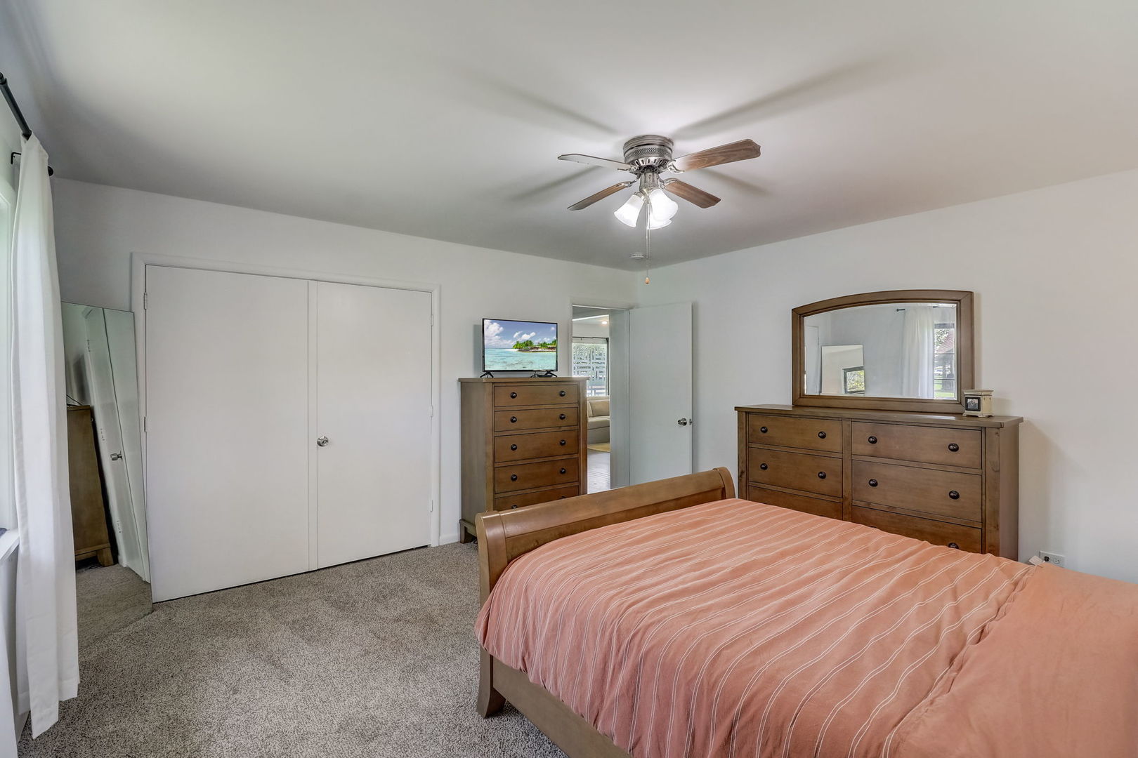 1080 Braeburn Road Mundelein, IL 60060 - Photo 16 of 31 Gallery Image 16