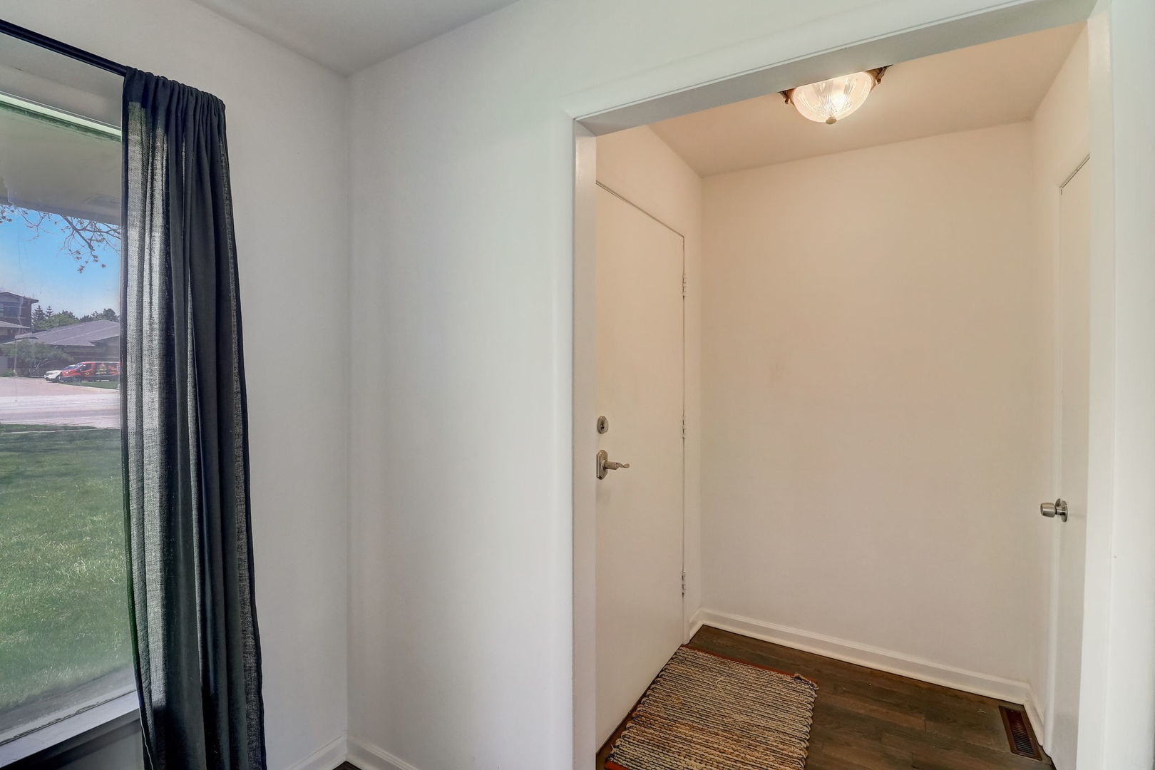 1080 Braeburn Road Mundelein, IL 60060 - Photo 21 of 31 Gallery Image 21